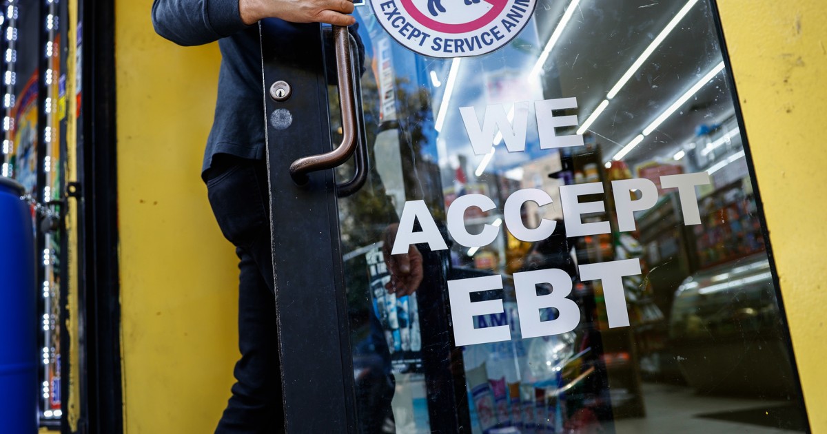 USDA teigia, kad valstybės turi „atšaukti“ pastangas išmokėti visas lapkričio mėnesio SNAP išmokas