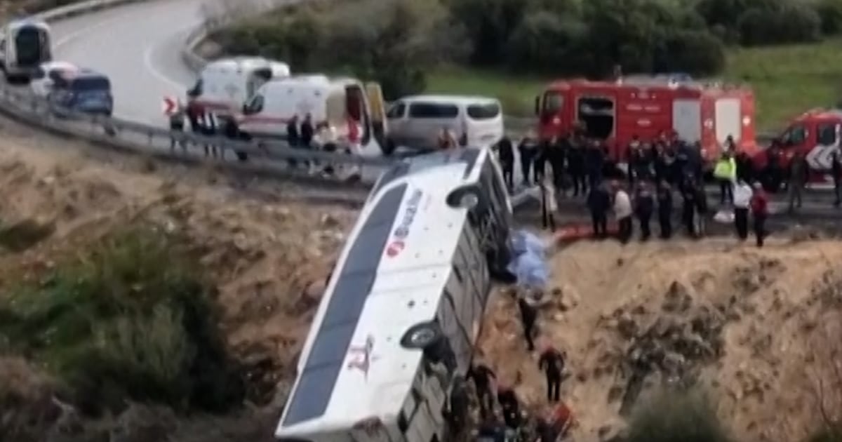 Per autobuso avariją Turkijoje žuvo mažiausiai devyni, 26 buvo sužeisti