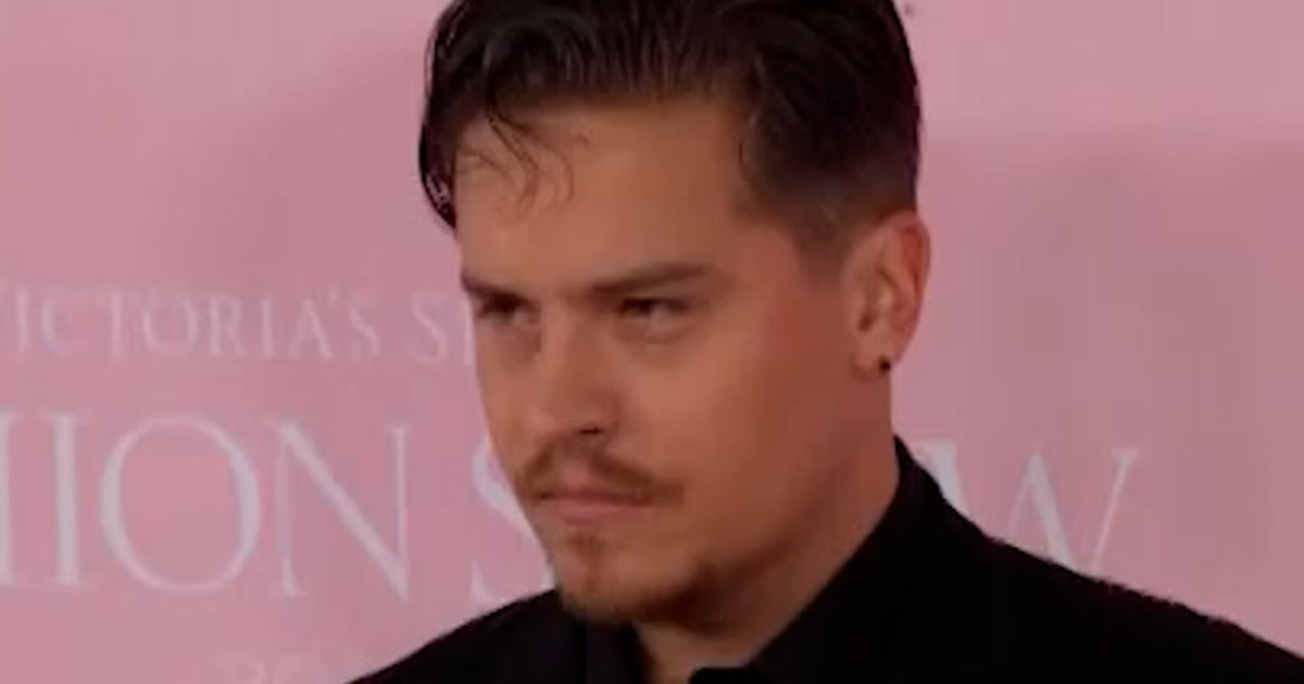 Aktorius Dylanas Sprouse’as kovoja su įsibrovėliu prie savo namų